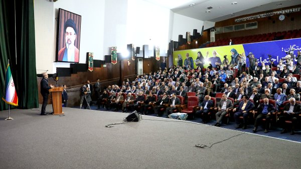 وحدت و انسجام داخلی رمز ایستادگی در برابر قلدری آمریکاست/ رقم کالابرگ افزایش می‌یابد/ بستر را برای استفاده از تجربه و مهارت بازنشستگان فراهم می‌کنیم

