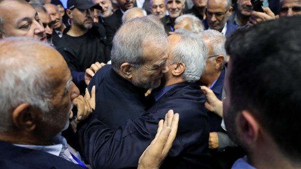 نشست صمیمی با جمعی از بازنشستگان