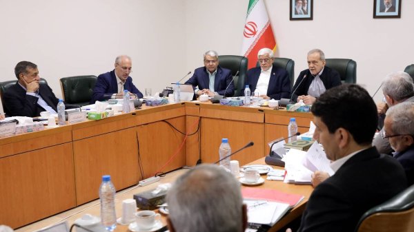 رئیس جمهور: اشتیاق کشورهای همسایه برای همکاری با ایران فوق‌العاده است/ طرح «یک روز در هفته بدون خودرو» با جدیت پیگیری می‌شود
