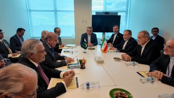 Iran, Pakistan stress deeper bilateral cooperation, regional diplomacy

