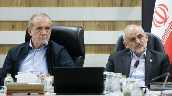 جلسه بررسی تأمین و تنظیم بازار کالاهای اساسی