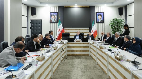 تأکید دکتر پزشکیان بر تنوع‌بخشی به مسیرهای تأمین کالاهای اساسی، رفع موانع تجاری و استفاده حداکثری از شبکه ریلی
