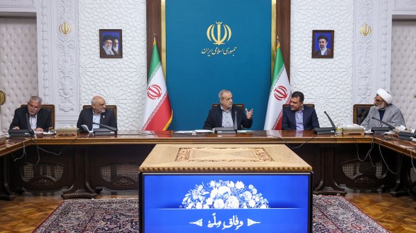 توسعه صنایع خلاق نیازمند نقشه راهبردی، برنامه عملیاتی و بهره گیری از مزیت‌های استانی است/ ضرورت انطباق صنایع‌دستی با نیازهای روز و تحولات بازار
