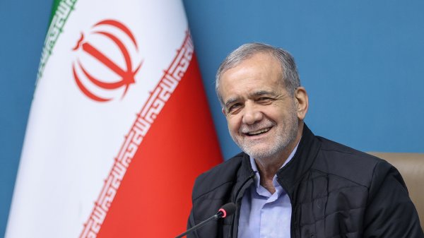 Iran president congratulates Greco-Roman wrestling team on world championship victory

