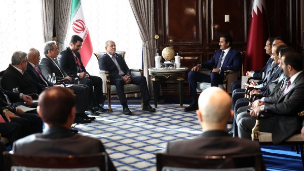 Iran president, Qatari emir discuss bilateral ties, energy cooperation
