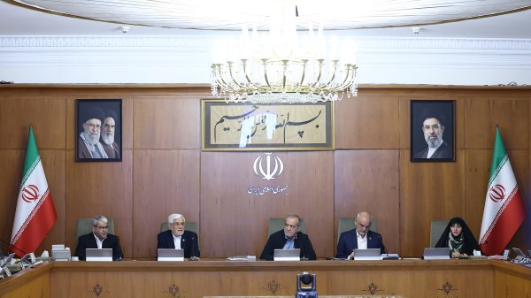دولت برای تحقق تدابیر رهبر معظم انقلاب و عبور کشور از شرایط «نه جنگ، نه صلح» تلاش می‌کند/ همه دستگاه‌ها برای کاهش هزینه‌های غیرضرور و افزایش تاب‌آوری کشور مسئولیت دارند