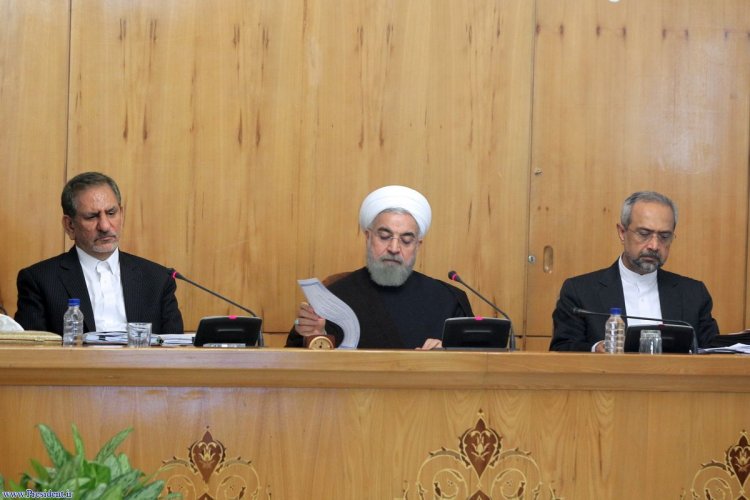 رییس جمهوری سیاستهای متناسب با شرایط پساتحریم را برای جهش در صادرات کالا و خدمات تایید کرد/ تاکید بر ضرورت حمایت همه جانبه از تولیدات صادرات گرا