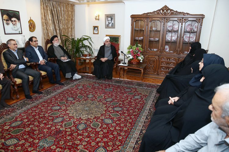 دیدار دکتر روحانی با خانواده های معظم 9 تن از شهدا و ایثارگران جامعه پزشکی کشور