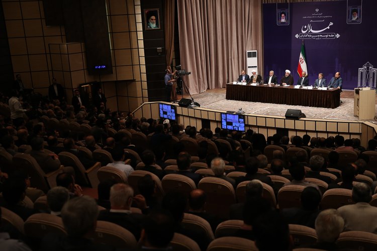 باید اقتصاد ایران را در  دوران پساتحریم به گونه ای بسازیم که غیرقابل تحریم باشد/هدف نهایی ما ایجاد اشتغال پایدار برای جوانان است