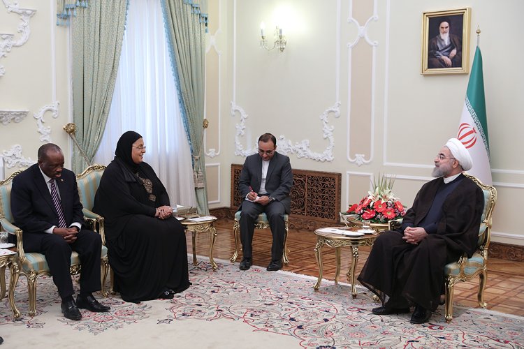 مقابله با تروریسم نیازمند عزم جدی و همکاری جمعی است/ تاکید بر گسترش روابط اقتصادی بخش های خصوصی دو کشور