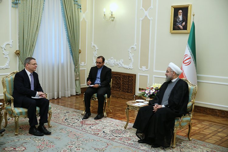 باید شرایط را برای همکاری فعال بخش‌های خصوصی ایران و چک آماده کنیم / مداخله در کشورها و نگاه ابزاری به تروریسم ریشه مشکلات بین‌المللی است