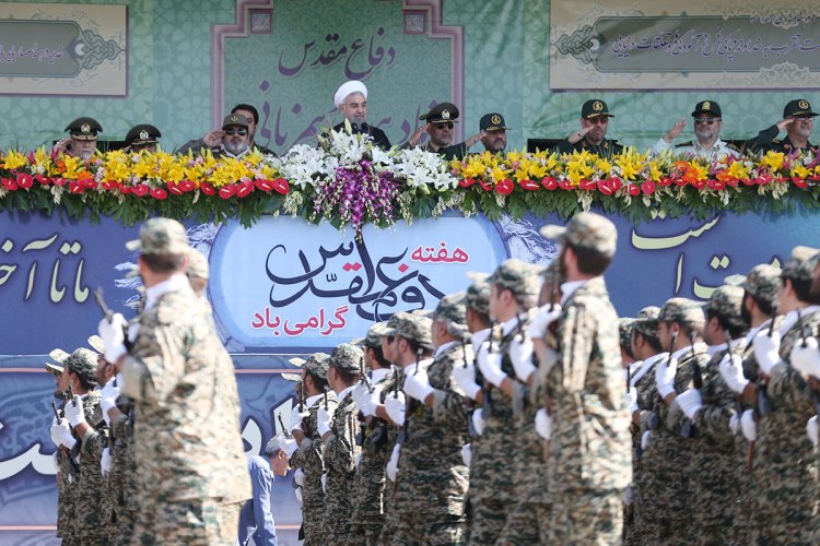 متن سخنان رییس جمهوری در مراسم رژه نیروهای مسلح جمهوری اسلامی در آغاز هفته دفاع مقدس
