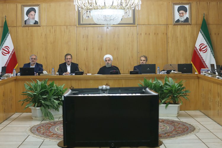 انتظار دولت از مجلس، رای مخالف به استیضاح وزیر راه و شهرسازی است/ لایحه مبارزه با تامین مالی تروریسم با یک فوریت به مجلس می رود/تصویب دستورالعمل حمایت از صادرکنندگان خدمات فنی و مهندسی به عراق 