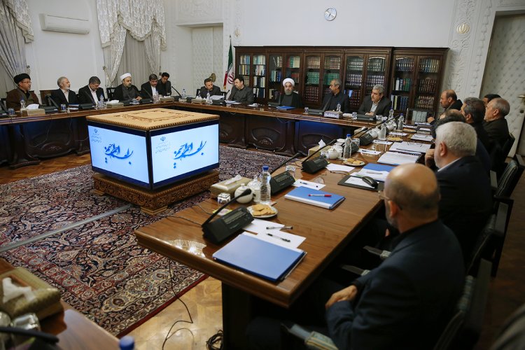 تأمین محیط مساعد و تسهیل بهره‌گیری از فضای مجازی ضمن مقابله با سوء استفاده‌ها