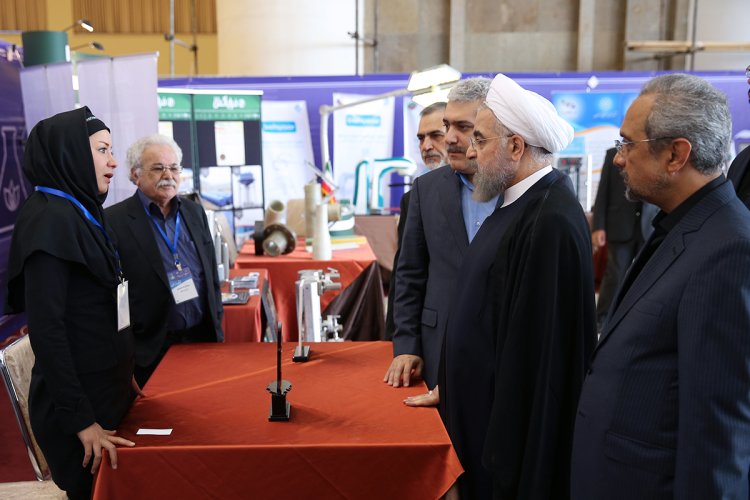بازدید رییس‌جمهوری از نمایشگاه دستاوردهای شرکت‌های دانش‌بنیان اقتصادی 
