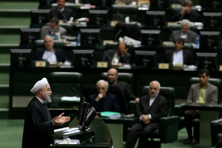 بهبود شرایط زندگی مردم اولویت اصلی است /هر گونه مناقشه بیهوده ای که ما را از مسیر ارتقاء معیشت مردم بازدارد، خلاف مصالح ملی است / تعهد به حفظ تورم تک رقمی سیاست بلند مدت و خدشه‌ناپذیر دولت است