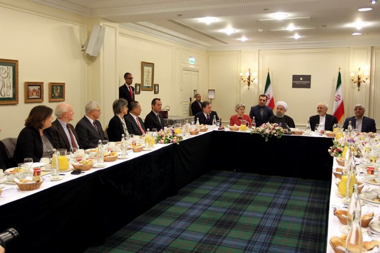 دهه هشتم حیات یونسکو، روی مبارزه با خشونت و حفظ میراث فرهنگی از گزند تروریست‌ها، متمرکز شود/ لزوم استفاده از ظرفیت های فرهنگی جهت مقابله با افراطی گری/ اهدای چهار لوح آثار ثبت شده ایران در فهرست جهانی یونسکو به دکتر روحانی