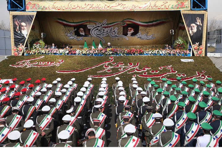 امروز روز تقابل جناحها نیست؛ برای پیشرفت کشور نیازمند «برجام دو» و اقدام مشترک ملی هستیم/ اصولگرا و اصلاح طلب واقعی، انقلابی اند/  اقتدار ما در سایه مشارکت ماست؛ هیچکس با صندوق رأی قهر نکند 