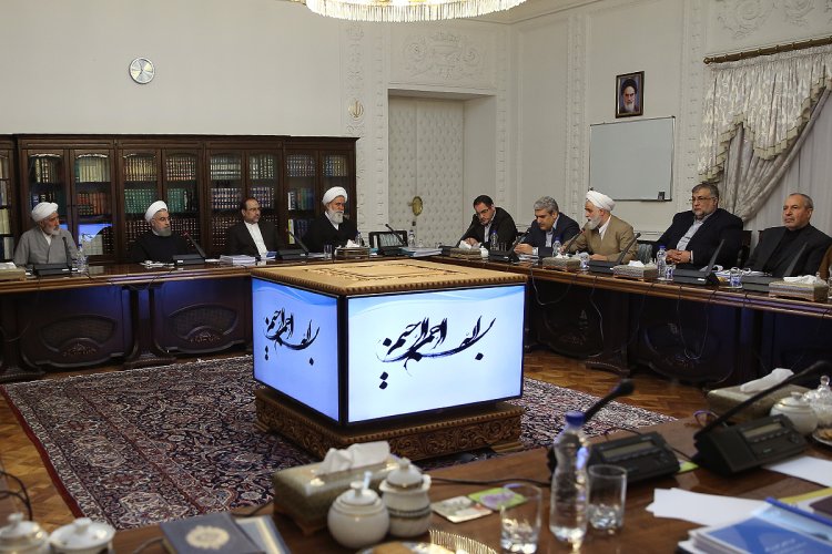 عظمت وجودی زهرای اطهر (س) ثابت کرد که ادعای بی توجهی ادیان الهی به مقام و منزلت زنان بی اساس است/ حضور پرنشاط مردم در انتخابات نشانه امیدواری به بهبود شرایط کشور است