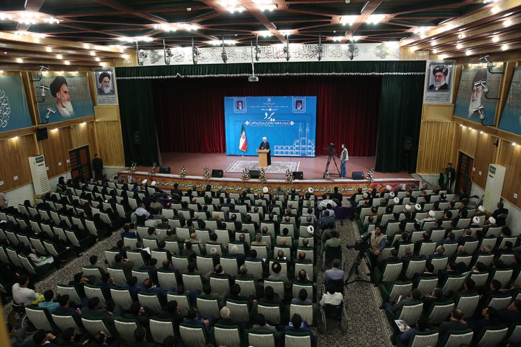 عزت و استقلال امروز ایران مرهون فداکاری و ایثارگری شهدا، جانبازان و آزادگان است/ همه باید برای استفاده بهینه از ظرفیت ها و فرصت های پسابرجام دست به دست هم دهیم