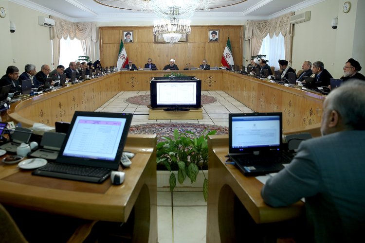  تقویت ورزش همگانی و قهرمانی از اولویت‌های مهم دولت است /دستور رییس جمهوری به وزارت ورزش و سازمان مدیریت و برنامه ریزی/ لایحه دو دوازدهم بودجه سال 1395 با قید دو فوریت تقدیم مجلس می‌شود