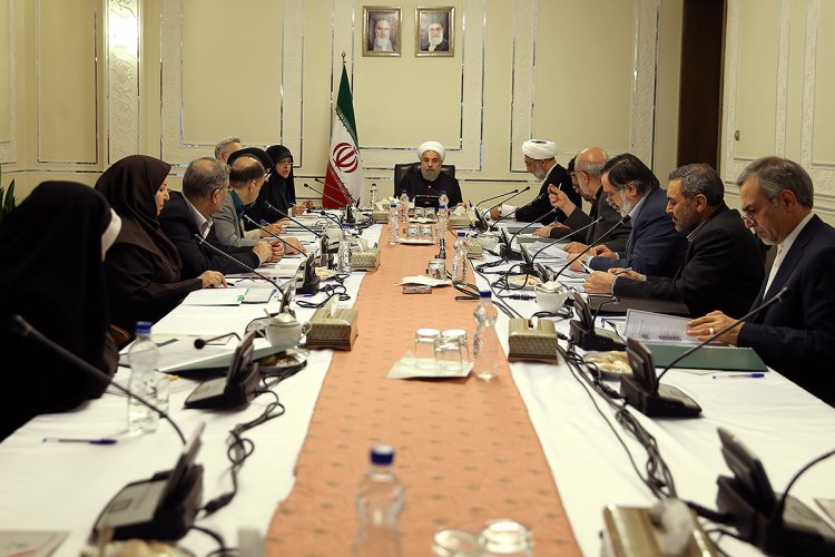 رییس جمهوری: مشارکت و همیاری مردم در حفاظت از محیط زیست ضروری است / دولت تمام تلاش خود را برای بهبود محیط زیست بکار می‌گیرد/ تأکید بر استفاده از توانمندی بسیج و  آموزش و پرورش برای افزایش سطح کاشت نهال و جنگل‌کاری در محدوده کانون‌های ریزگرد