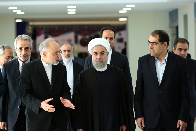 بازدید رییس جمهوری از نمایشگاه دستاوردهای صنعت هسته ای کشور 