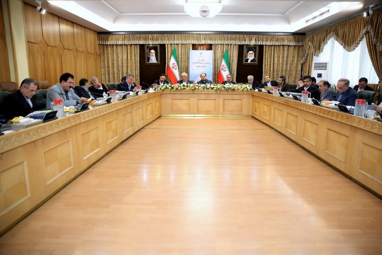 استان های کشور متصدی اجرای سیاست های اقتصاد مقاومتی خواهند شد/ تشریح برنامه های دولت تدبیر و امید برای پیشرفت و آبادانی استان سمنان