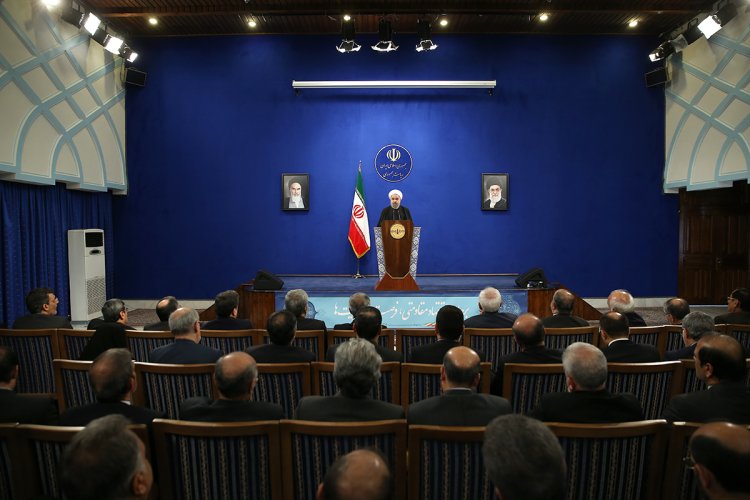 ایران شریک مورد اعتماد جامعه بین المللی است/رفع بیکاری و اشتغال جوانان مهمترین اولویت در برنامه های اقتصادی است/ بیان واقعیتها و آینده روشن ایران، رسالت دستگاه سیاست خارجی است / از فرصت برجام باید برای اجرای سریع‌تر سیاست‌های اقتصاد مقاومتی بهره برد