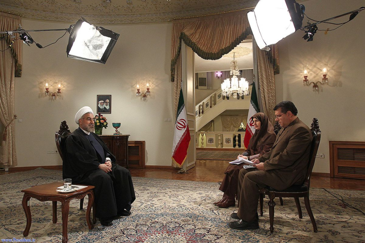 از همه می خواهم در روز ۲۲ بهمن حماسه دیگری بیافرینند