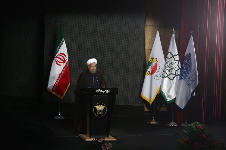  مضرتر از اتکا کشور به درآمدهای نفتی، اتکا درآمد شهرداری ها به فروش تراکم است/ حفظ هویت ایرانی – اسلامی و تمدنی ایران در معماری شهرهای کشور ضروری است/ تاکید بر نقش شهرهای الکترونیک در تضمین سلامت اداری 