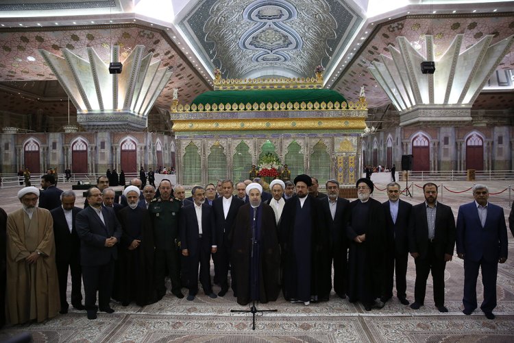 راه امام(ره) جهان اسلام را در مسیر حق به پیروزی می‌رساند/ اقتصاد ایران در مسیر درستی قرار گرفته است/ هدف دولت، اجرای اقتصاد مقاومتی، رونق و ایجاد اشتغال است/ لطمه زنندگان به امید مردم، به دشمنان نظام و کشور امید می بخشند/ خاندان بزرگ امام خمینی(ره) پشتوانه بزرگ انقلاب و دولت هستند/ تقدیر از حجت‌الاسلام والمسلمین سیدحسن خمینی