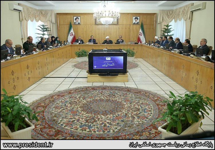 تا گفتمان و  اولویت اقتصادی نشود، جهش اقتصادی میسر نخواهد بود/ برای تحقق اهداف بلند مدت کشور باید متحد شویم/ جوانان ورزش دوست نمایش خوبی از بلوغ ایمانی و ارادت به اهل بیت (ع) در زمان مسابقه فوتبال داشتند