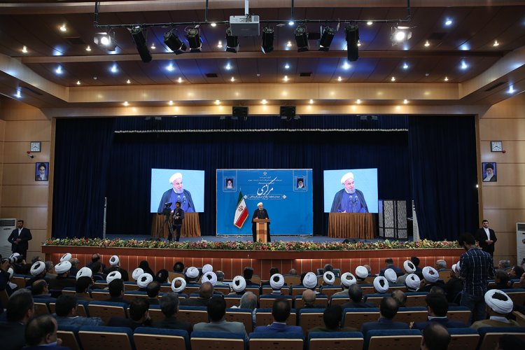 تلاش برای ساختن ایرانی آباد و سرافراز، وظیفه ملی، قانونی و شرعی است/ملت ایران در سایه اخلاص، مقاومت، ایستادگی و یکپارچگی خود توانست در هر جبهه‌ای موفق شود/ دعواهای بی ثمر باید جای خود را به تلاش بیشتر برای اشتغال، رونق و پیشرفت کشور دهد