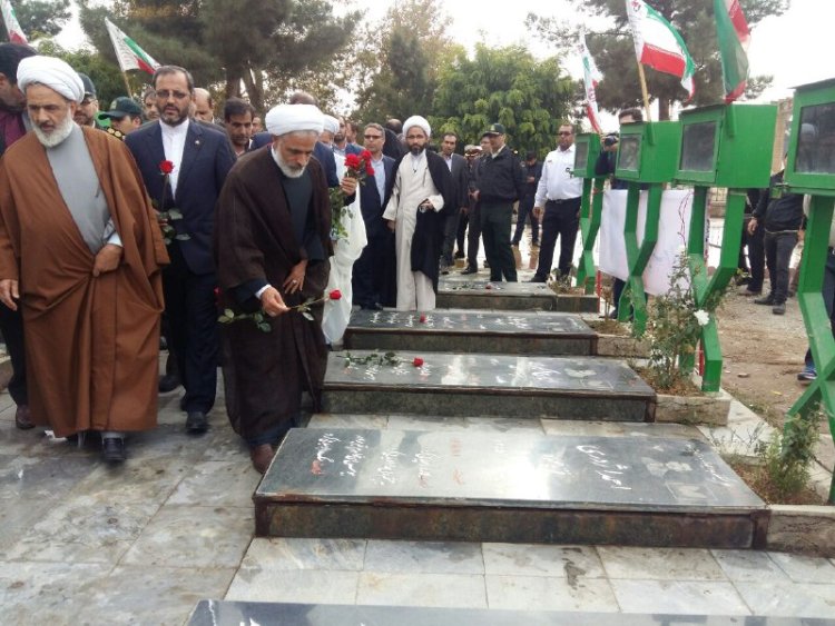 معاون حقوقی رئیس جمهور وارد شهرستان ساوجبلاغ استان البرز شد/ ادای احترام به مقام شامخ شهدای شهرستان ساوجبلاغ 