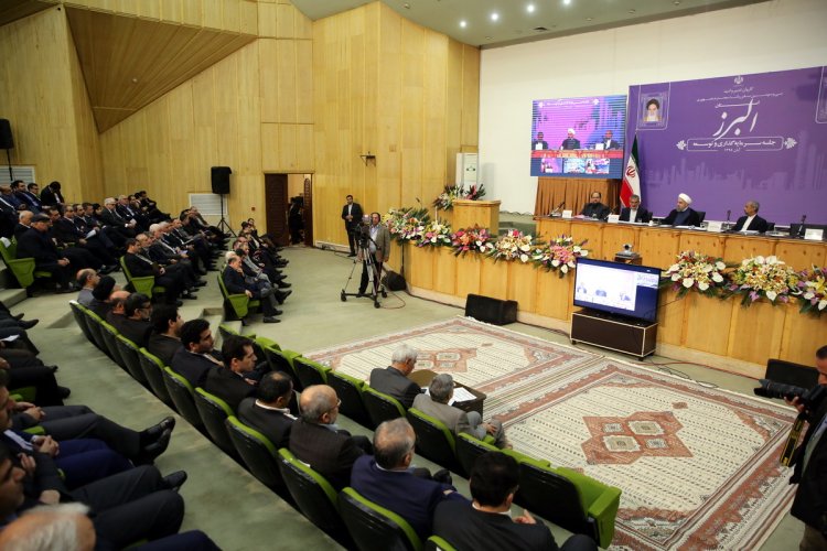 در هفته های آینده بیش از 15 هزار میلیارد تومان بدهی دولت به پیمانکاران تسویه می شود/ تفرقه، شکاف و دو قطبی کردن جامعه لطمه به تولید و منافع ملی است/ بزرگترین خیر، اشتغال جوانان است/ بزرگترین هدف در برجام، فرصت سازی برای اقتصاد بود