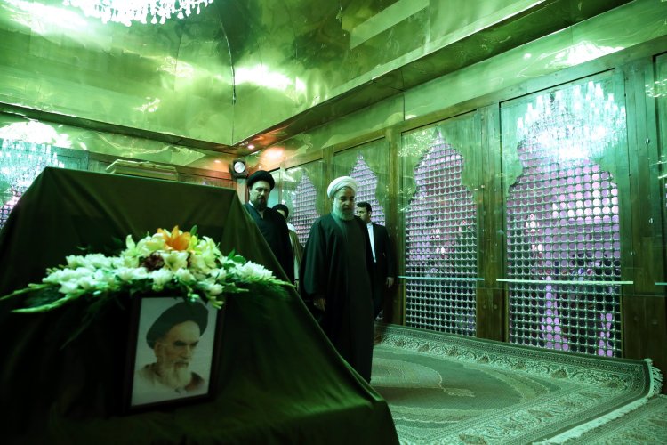 تجدید میثاق  دکتر روحانی و اعضای هیات دولت با آرمان های بنیانگذار کبیر جمهوری اسلامی ایران و شهیدان
