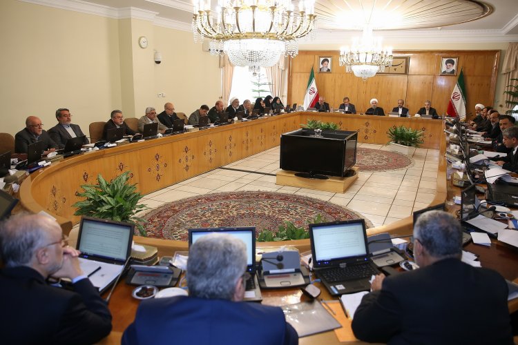 امیدوارم حاصل این استیضاح هماهنگی بیشتر بین دو قوه و سرعت دراجرای سیاست های وزارت راه و شهرسازی باشد/ راه پیشرفت و تعالی کشور همدلی، هماهنگی و اتحاد نیروهای وفادار به انقلاب اسلامی است / تاکید بر پیشگیری از وقوع قطع آب و برق و مضاعف کردن تلاش ها بویژه در استان خوزستان