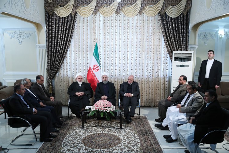 ارتباط با همسایگان برای جمهوری اسلامی ایران از اهمیت بسیار زیادی برخوردار است/در نشست اسلام آباد،  افق 2030 سازمان اکو مورد بحث قرار می‌گیرد / دیدار با مقامهای ارشد شرکت کننده در اجلاس 