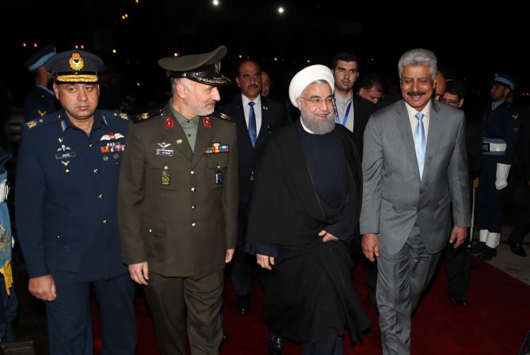 دکتر روحانی اسلام آباد را به مقصد تهران ترک کرد