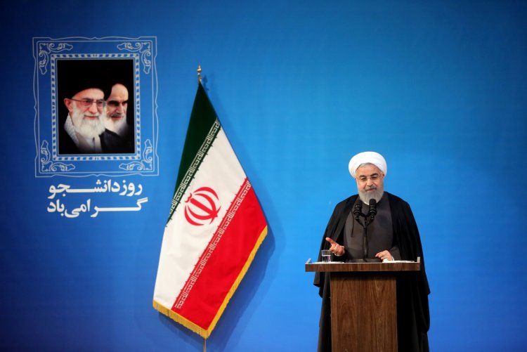 خوشحالم که مراسم روز دانشجو، امسال در خارج از مرکز برگزار می شود / دانشجویان و دانشگاهها باید به وظایف محلی، ملی و بین المللی توجه کنند/ روحانی هر روز نیازمند رای تک تک مردم عزیز ایران است/ ستاره مربوط به آسمان است نه دانشگاه/ نقد مسوولین حق شماست و خوشحالیم که نقد دولت و بویژه رئیس جمهور کم هزینه تر است/ دانشگاه نقاد می خواهیم/ راه برخورد با فضای مجازی، بستن نیست، راهنمایی و آموزش است/ توسعه روابط سه جانبه و چند جانبه در منطقه را پیش خواهیم برد