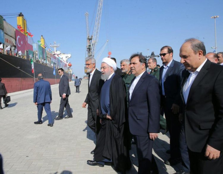 با بهره برداری از این بندر ، کالاها در زمان کوتاه‌تر و با قیمتی مناسب‌تر در اختیار کشورهای همسایه قرار می گیرد/ اتصال راه‌آهن سراسری به چابهار موقعیت این منطقه را ممتاز‌تر می کند