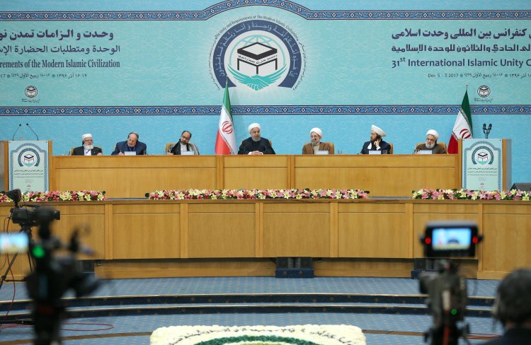   وحدت اسلامی تنها راه پیشرفت اسلام است/ آنان که در برابر داعش جنگیدند، حق بزرگی بر منطقه و جهان دارند/ بخش تلخ تحولات اخیر؛ بی پروایی برخی دولت های منطقه در همکاری با رژیم صهیونیستی است/ دشمنی با مقاومت منکر بزرگ در جهان اسلام است و نخبگان، علما و جوانان اجازه آن را نخواهند داد/ کشتار مسلمانان تمدن نیست/ هدف اول استکبار و صهیونیسم فرصت سوزی از طریق اختلاف افکنی میان کشورها، اقوام و مذاهب منطقه است/ شیعه و سنی اختلافی ندارند، دو مسیر با یک هدفند؛ هر چه اختلاف است شما راه انداختید
