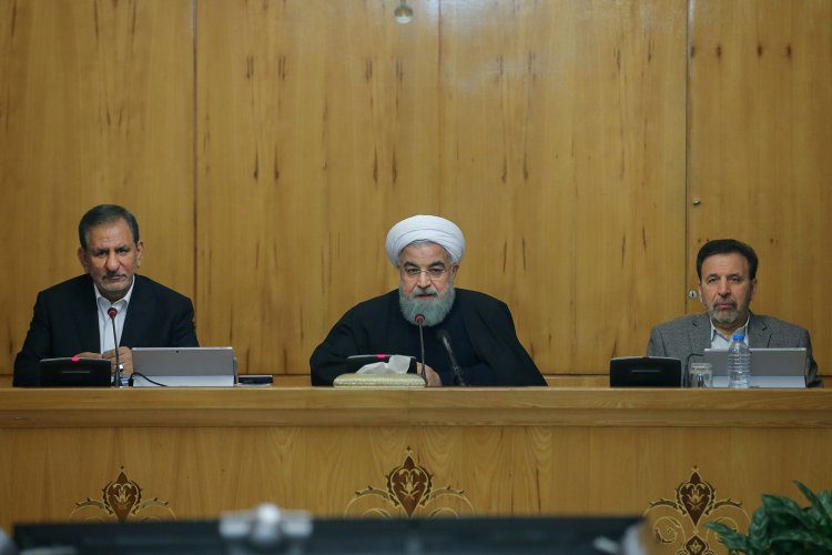 ملت ایران همواره بر مبنای مصالح ملی خود تصمیم می‌گیرد/  نقد با خشونت و تخریب اموال عمومی متفاوت است/ دولت و مردم با هم مشکلات را حل می کنند/ کسی که ملت ایران را تروریست می نامد، حق دلسوزی برای مردم ما را ندارد/ مردم علاوه بر حل مشکلات اقتصادی، خواستار شفافیت و ریشه کنی فساد هستند