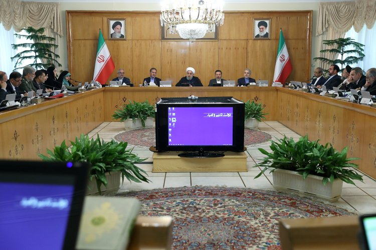 موافقت با افزایش میزان کمک بلاعوض و تسهیلات بانکی برای جبران خسارات ناشی از زلزله سال ۹۶ در استان ‌های کرمانشاه و کرمان/مدت امهال تسهیلات دریافتی خسارت دیدگان بخش کشاورزی ناشی از حوادث غیرمترقبه افزایش یافت/ با اختصاص اعتبار برای تکمیل اقامتگاه پلیس راهور در تهران موافقت شد