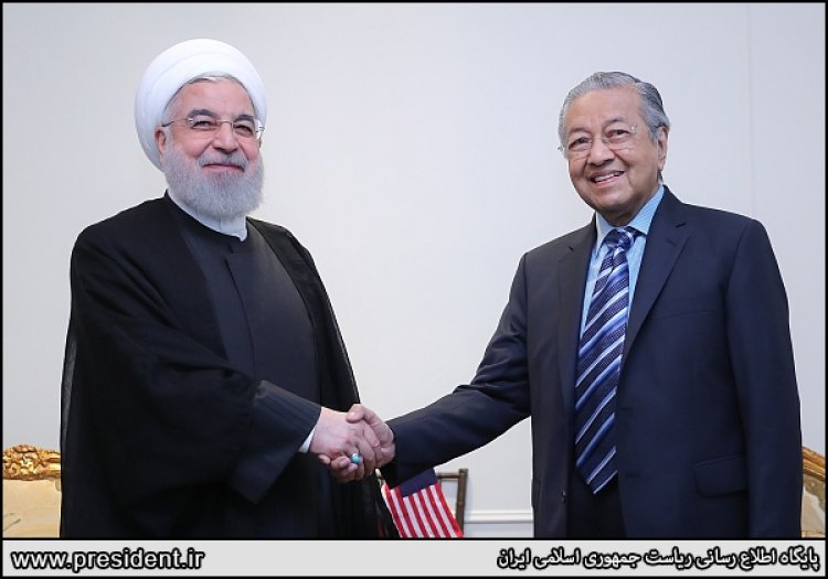 همکاری کشورهای اسلامی برای مبارزه با خشونت و تروریسم به نفع ثبات جهانی است/ تاکید برتوسعه و تعمیق همه جانبه مناسبات و همکاری های تهران-کوآلالامپور در راستای منافع دو ملت/ ایرانیان مقیم مالزی سرمایه هایی بزرگ برای توسعه روابط دو کشور هستند

