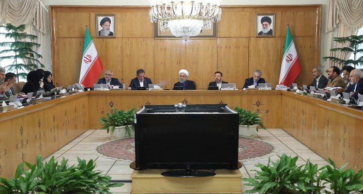 صادرکنندگان امین کشور، سرداران عرصه مقابله با تحریم هستند/ بهبود محیط کسب و کار در شرایط جدید اقتصادی باید با قوت دنبال شود/دولت در همه سیاست های ارزی و صادراتی خود به دنبال حراست از چرخه صادرات کشور است / تصویب نحوه اجرای دوره دوم برنامه جامع اصلاح نظام اداری 