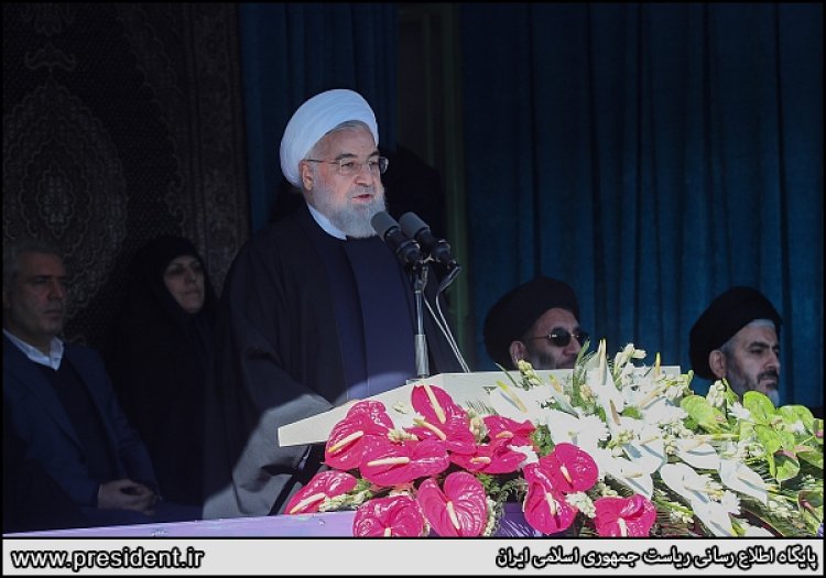 ملت ایران پاسخ اصلی آمریکا را در ۲۲ بهمن خواهد داد/ دشمنان با فشار اقتصادی قادر نیستند ملت ایران را از مسیر استقلال و آزادی برگردانند/ شکست مستکبران در منطقه، ناشی از ایستادگی کل ملتهای منطقه است/ تلاش دولت در راستای کنترل تورم و ارتقای اشتغال است/ بر قول خود برای احیای دریاچه ارومیه ایستاده ام/۲۲۴۸ میلیارد تومان بودجه برای توسعه آذربایجان غربی پیش بینی شده است/ آذربایجان سنگر بزرگ حفاظت از ایران بزرگ است