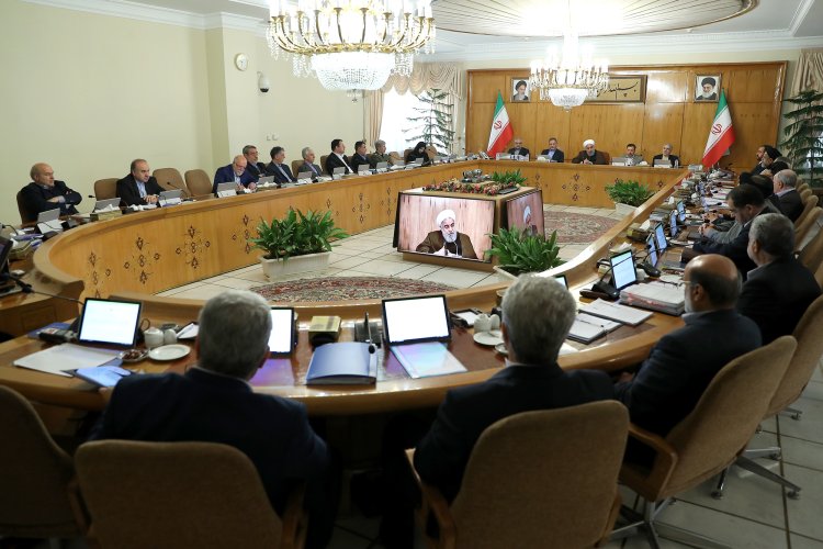 رأی اعتماد دولت به استانداران منتخب چهار استان کشور/ اختصاص اعتبار برای جبران خسارات ناشی از حوادث غیرمترقبه در برخی از مناطق کشور/ میزان حق الامتیاز صدور پروانه فعالیت اپراتورهای ماهواره ای مخابراتی تعیین شد/ معافیت واردات مواد اولیه و قطعات موردنیاز تولید به مناطق آزاد از ثبت سفارش
