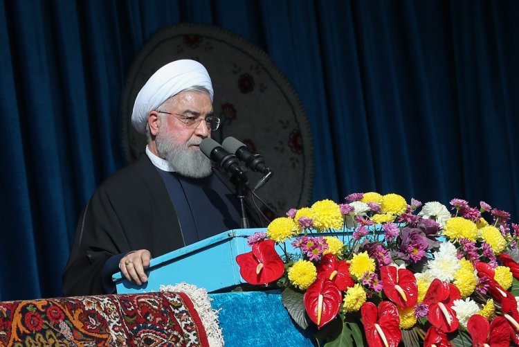 ملت ایران نمی گذارد لبخند بر لب دشمن بنشیند/ آمریکا گفت ایران را از صادرات نفت و تبادل تجاری محروم و منزوی می کند؛ نتوانست و نمی تواند/ دشمن هیچ ملت همسایه ای نبوده و نخواهیم بود/ کالاهای اساسی مردم را با قیمت مناسب تامین می کنیم/حقوق کارمندان و بازنشستگان ۲۰ درصد اضافه می شود/برای اشتغال، تولید، مسکن و کشاورزی در بودجه ۹۸ برنامه های ویژه داریم/ از فردا فرودگاه شاهرود، فرودگاه بین المللی است/ از نظر دولت همه مشکلات انتقال آب از شمال به استان سمنان حل شده است/۷۸ طرح با ۱۴۶۶ میلیارد تومان اعتبار، مصوبات این سفر برای استان سمنان خواهد بود